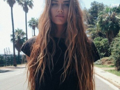 Καλοκαιρινά χτενίσματα: 5 εύκολες προτάσεις να φτιάξεις τα μαλλιά σου αυτό το ΣΚ!