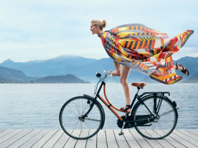 Ηοw To: 5 νέοι καλοκαιρινοί τρόποι να δένεις το μαντίλι σου