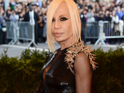 Η Donatella Versace όπως δεν την έχεις ξαναδεί