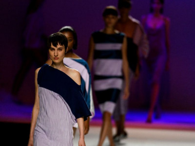 Mόλις δεις αυτό το video θα μπορείς και εσύ να περπατάς σαν αληθινό μοντέλο