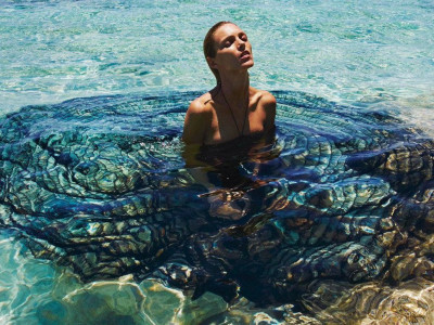 Eco Fashion: Αυτό το video μόδας θα σε κάνει να δεις με άλλο μάτι τα πλαστικά μπουκάλια με νερό