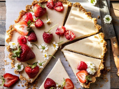 #MenoumeSpiti και φτιάχνουμε την πιο εύκολη τάρτα με φρούτα