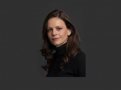 Έφη Αχτσιόγλου: «Δεν υπάρχει το μοντέλο της ‘‘τέλειας’’ μητέρας»