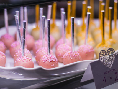 Ο ευκολότερος τρόπος για να φτιάξεις cake pops
