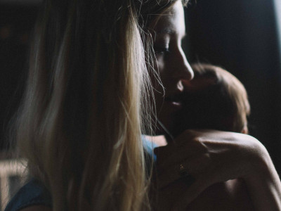 Ένα λεπτό ευτυχίας: Αν είσαι μαμά με δύο παιδιά χρειάζεσαι τρία tips για να τα βγάλεις πέρα