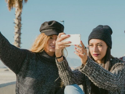 Το κρυφό νόημα του να τραβάμε φωτογραφίες: Τι αποκαλύπτουν το smartphone και η μνήμη για εμάς