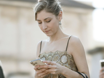 Anti-iphone face make-up: Η τάση απομακρύνεται από τη ψεύτικη τελειότητα