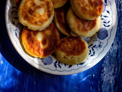 Mini pancakes με cottage cheese: Εύκολα, αφράτα και θρεπτικά