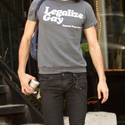 Ποιος star είπε ότι θέλει να κάνει sex με όλες τις λεσβίες για να τις... τσεκάρει;