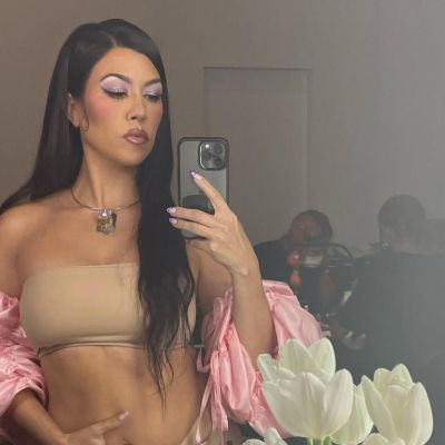 Η selfie της Kourtney Kardashian έκανε όλους να πιστεύουν πως είναι έγκυος