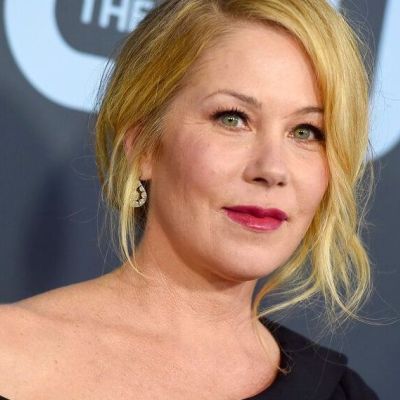 Μετά από χρόνια αγώνα, η Christina Applegate αποκάλυψε πως δεν πάσχει τελικά από πολλαπλή σκλήρυνση