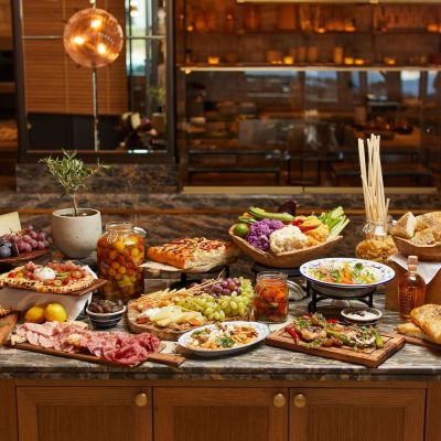 Το πιο φαντασμαγορικό brunch experience επιστρέφει αυτήν την Κυριακή στα νότια προάστια