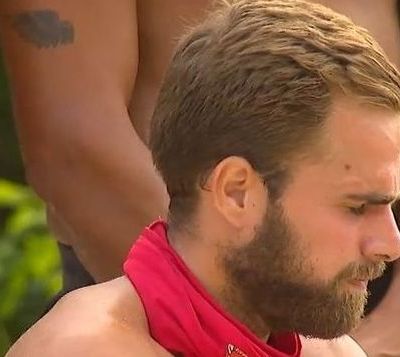 Survivor: Ο fake τραυματισμός της Χρύσας και οι μπηχτές της κλίκας του Παππά για τον Γκιουλέκα