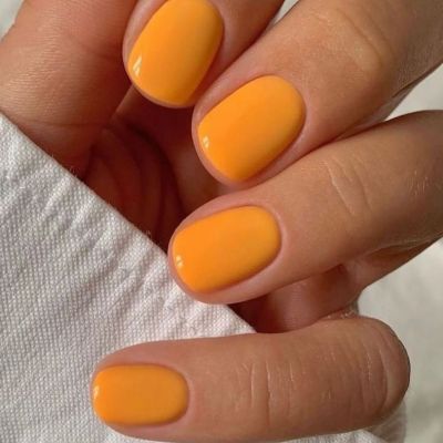 Orange manicure: Το χρώμα που έρχεται να αντικαταστήσει το κόκκινο βερνίκι αυτό το καλοκαίρι