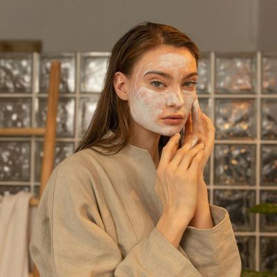 Cleansing balms: Με αυτά τα καθαριστικά το ντεμακιγιάζ θα γίνει η αγαπημένη σου ώρα της ημέρας