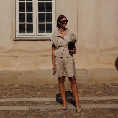 Από sneakers μέχρι σανδάλια αυτά είναι τα 6 flats για να περάσεις έναν άνετο Αύγουστο