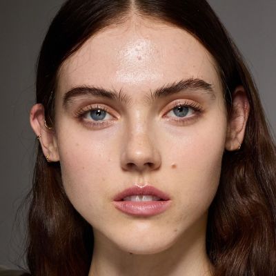 Μετάβαση στη χειμερινή skincare routine: Τα 4 βήματα για να ακολουθήσουμε σύμφωνα με την ειδικό