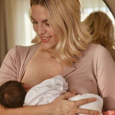 Η Μαντώ Γαστεράτου έγινε μαμά για 3η φορά: Οι φωτογραφίες με τον νεογέννητο γιο της και οι ευχές