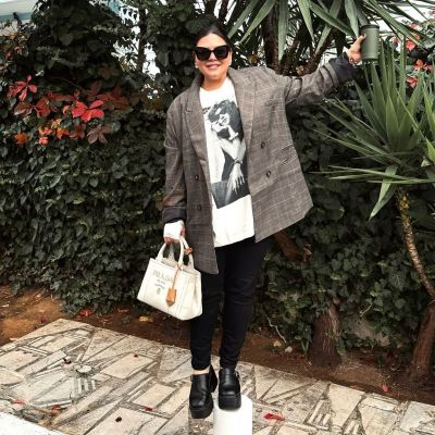 Η Δανάη Μπάρκα φοράει ήδη τα ugly shoes που δεν ήξερες ότι χρειάζεσαι αυτό τον χειμώνα
