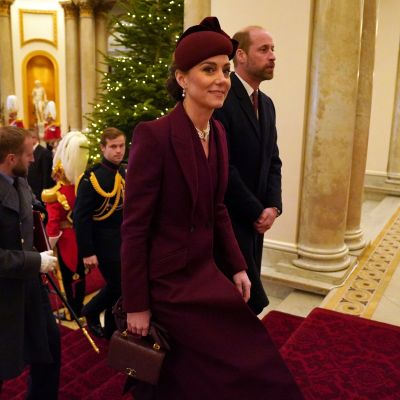 H Kate Middleton στη νέα της εμφάνιση υιοθέτησε το κορυφαίο χρώμα της σεζόν -Το burgundy
