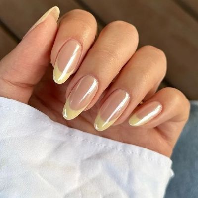 Ανακάλυψε τα «butter nails» και φέρε το Νο1 χρώμα της άνοιξης στο manicure σου