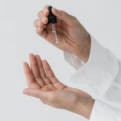 Beauty elixirs: 5 οροί που δεν πρέπει να λείπουν από το beauty ραντάρ σου