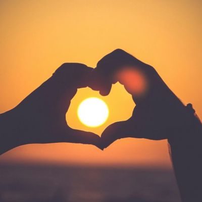 Το «butterfly effect» είναι τάση στο TikTok, αλλά δεν θα έπρεπε να είναι το ζητούμενο σε μια σχέση