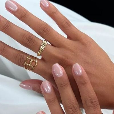 Glazed donut manicure: H γλυκιά τάση στα νύχια που επιστρέφει κάθε καλοκαίρι