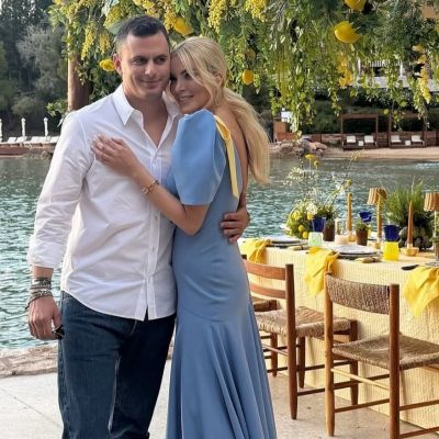Η Κατερίνα Καινούργιου έγινε νονά ξανά: Η αγκαλιά με τον Κουτσουμπή και οι ευχές να γίνει μαμά