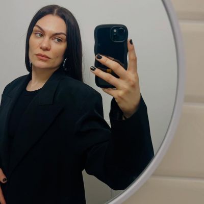 Η Jessie J διαγνώστηκε με καρκίνο του μαστού και δείχνει την αξία της λέξης πρώιμος