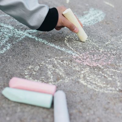 Έξυπνο κόλπο: Γραμμή κιμωλίας μπροστά από την εξώπορτα προστατεύει από αυτούς τους εισβολείς