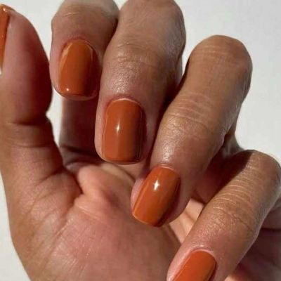 Αν αγαπάς την αλμυρή καραμέλα, αυτά τα 7 καφέ manicure θα απογειώσουν το sunkissed skin σου