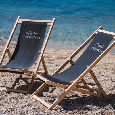Η Coccinelle ταξιδεύει στη Μήλο για ένα καλοκαίρι μεσογειακής κομψότητας
