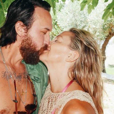 Η Kate Hudson βρήκε όσα ξεχνάμε να εκτιμάμε στο ελληνικό καλοκαίρι και είπε: «Σε αγαπάμε, Ελλάδα»