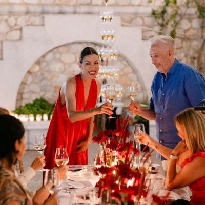 Ένα exclusive dinner στις Σπέτσες και πολλές μικρές (μεγάλες) στιγμές γεμάτες καλοκαιρινή μαγεία
