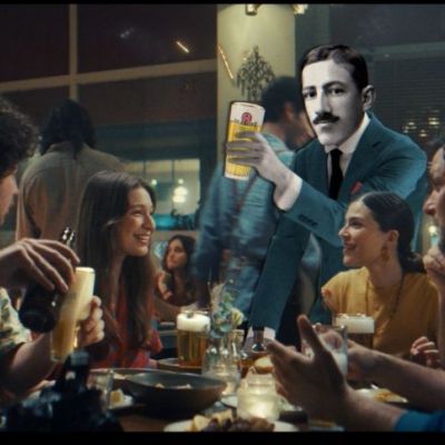 Ένα τραπέζι που έγινε αφορμή να μοιραστείς όσα δίσταζες, μαζί με παγωμένη μπίρα