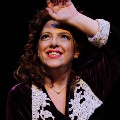 Η Ελένη Ράντου έκλεισε τα 60 και το γιόρτασε με 3 τούρτες, τον Βασίλη Παπακωνσταντίνου και 1 ευχή