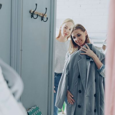 Η ψυχολογία αποκαλύπτει τα τρία χρώματα που χρησιμοποιούν οι άνθρωποι που έλκουν την επιτυχία