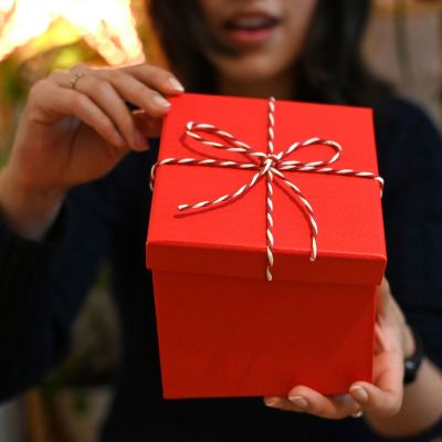 Oδηγός Αγοράς: Τι να πάρεις στον Secret Santa σου μόνο με 20 Ευρώ