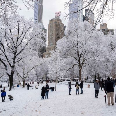 Τα πλάνα της χιονισμένης Νέας Υόρκης στο TikTok ήταν η comfort εικόνα που είχαμε ανάγκη στο feed μας