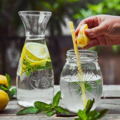 4 συνήθειες ευεξίας εγκεκριμένες από ειδικούς που είναι καλύτερες από τις τελευταίες τάσεις