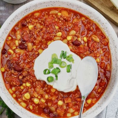 Η slow cooker φακή της Reese Witherspoon είναι ιδανική για τονχειμώνα αλλά θέλει αυτά τα toppings