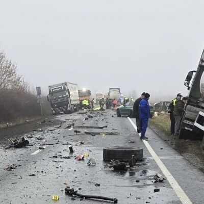 Συγκλονίζει η τραγωδία με 7  Έλληνες νεκρούς φιλάθλους: Ξύπνησαν οι μνήμες του 1999 στα Τέμπη