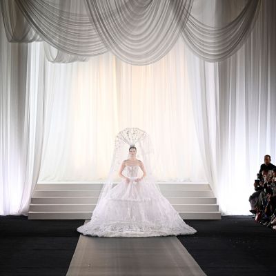 Στο show  της Celia Kritharioti SS26 το Old Hollywood glam απέκτησε μία νέα και arty όψη