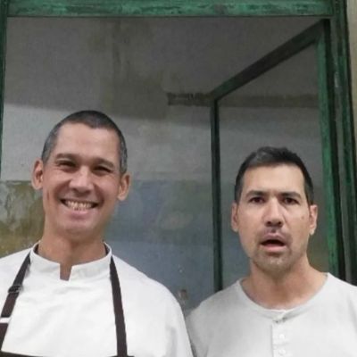 Σωτήρης και Κοσμάς Κοντιζάς είναι αχώριστα αδέλφια στη δουλειά: Η φωτογραφία πριν & 38 χρόνια μετά