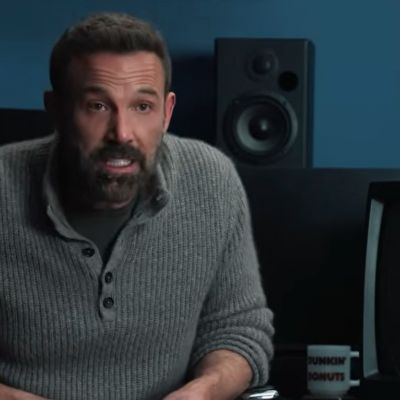 Ο Ben Affleck επιστρατεύει τους Jennifer Aniston και τον Matt LeBlanc στο teaser για το Super Bowl
