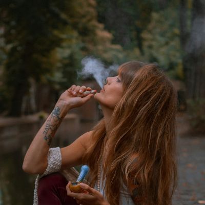 Οι αναρχικοί του wellness: Ποιο είναι το κίνημα που καταρρίπτει τους κανόνες της ευεξίας