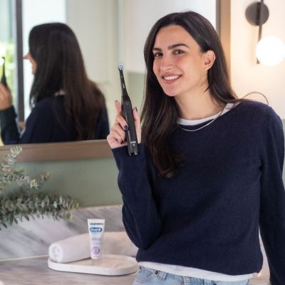 Two minutes that change your Monday -ναι, μιλάμε και για το βούρτσισμα των δοντιών σου