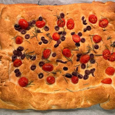 Συνταγή για Pizza τύπου Focaccia με λιγότερο από 10€