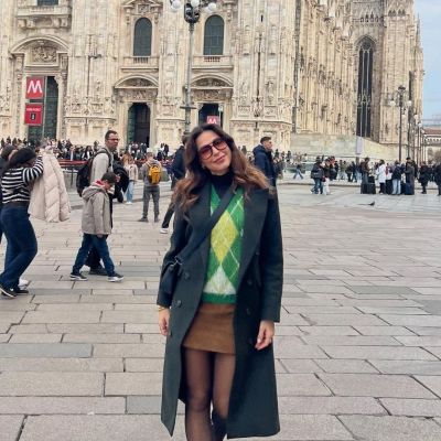 Η Κατερίνα Παπουτσάκη έβαλε τη φούστα που αποδομείται και προσαρμόζεται εύκολα από πρωινό σε βραδινό